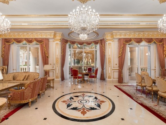 The Crescent, Palm Jumeirah, Dubai
