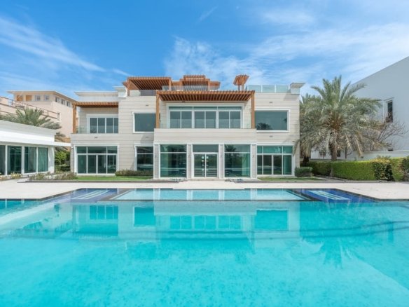 Sector P, Emirates Hills, Dubai